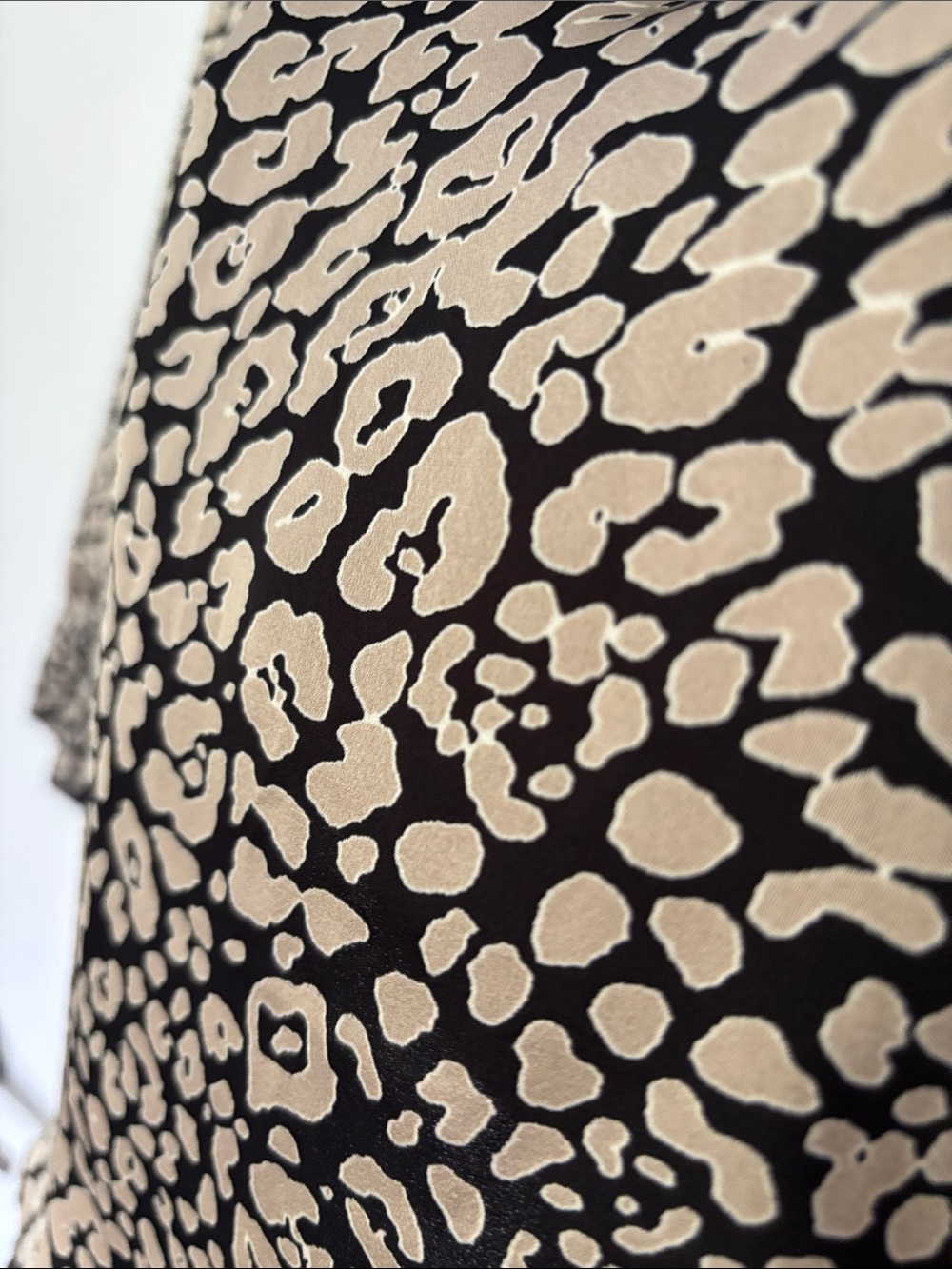 Skies are Blue From Vici leopard print button down blouse tan and black XL - Picture 7 of 7
